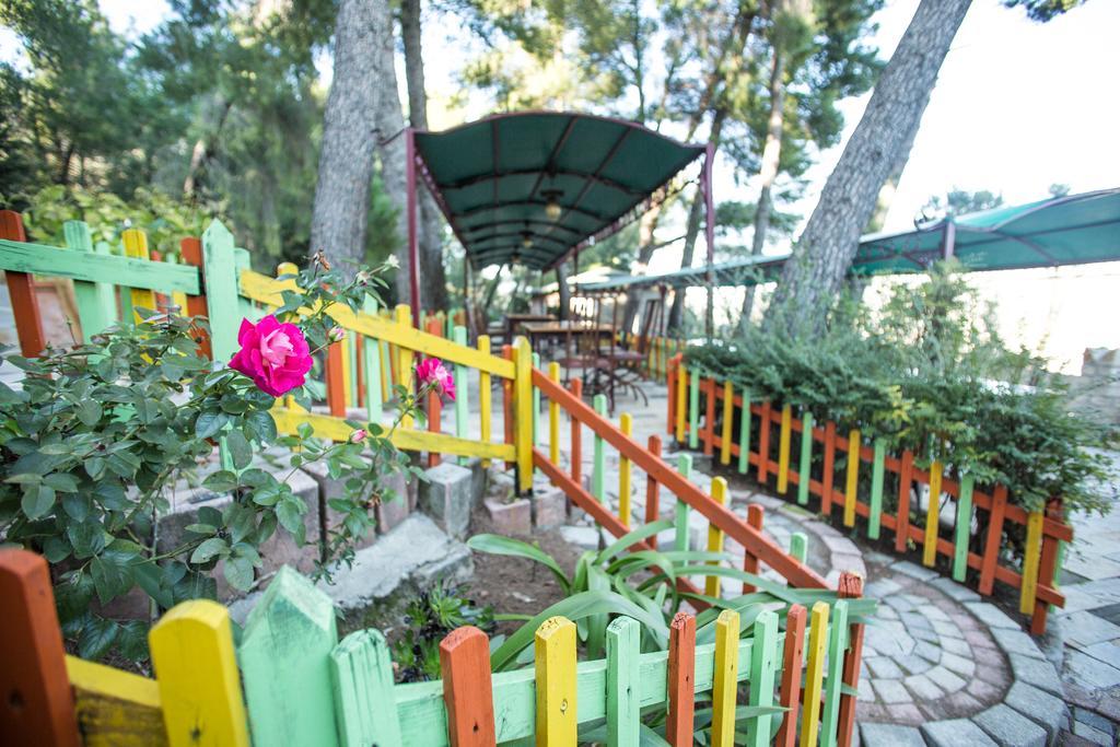 Hotel Castle Park ベラト エクステリア 写真