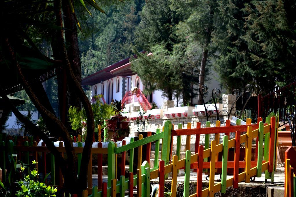 Hotel Castle Park ベラト エクステリア 写真